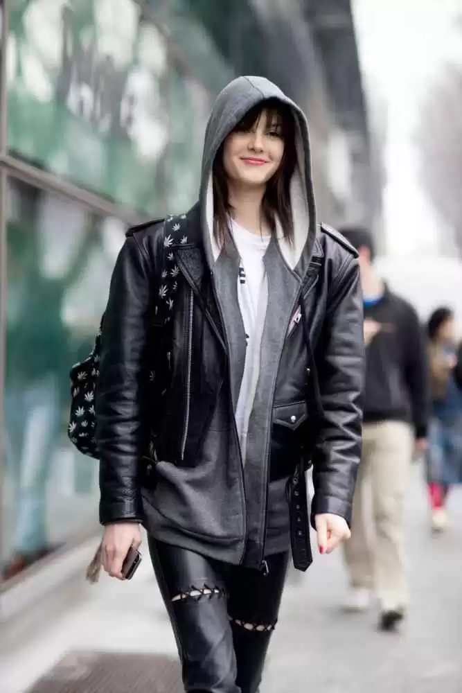 卫衣配外套穿搭指南 时髦又保暖的叠穿秘诀