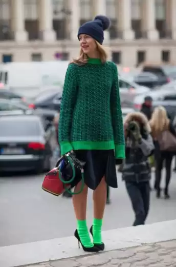 夏日绿意踩脚下 凉鞋配色全攻略