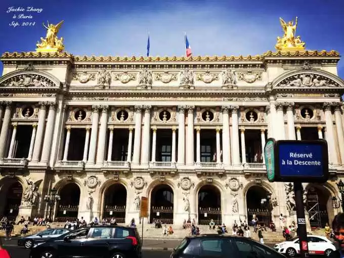 巴黎世家可不是巴黎的缩写，这个奢侈品牌的血统比你想的更复杂