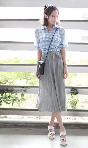 杏色裙子配上衣的灵感宝典 穿出温柔高级感