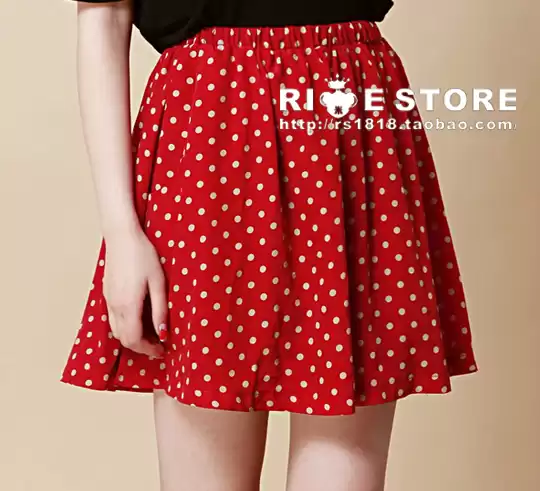 波点裙穿搭全指南 这样配上衣优雅又出彩