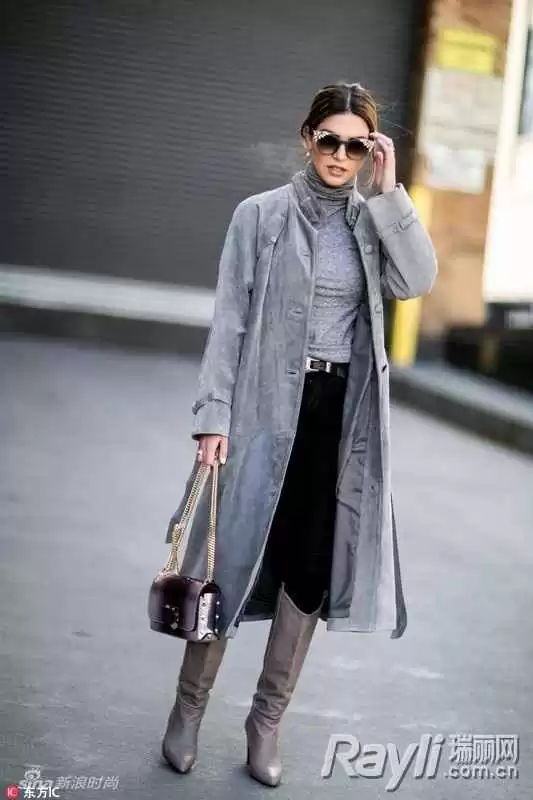 灰色大衣搭配颜色全解析
