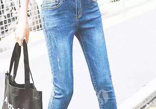 牛仔裤穿搭不发愁 这几件外套让你从衣柜路人变身街头焦点