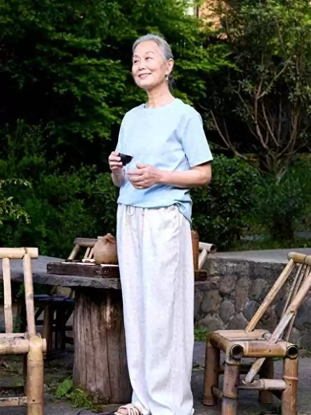 穿衣搭配王:等我老,坚决不做邋遢老太太!跟着她们穿,优雅时髦又高级 穿衣搭配王:等我老,坚决不做邋遢老太太!跟着她们穿,优雅时髦又高级