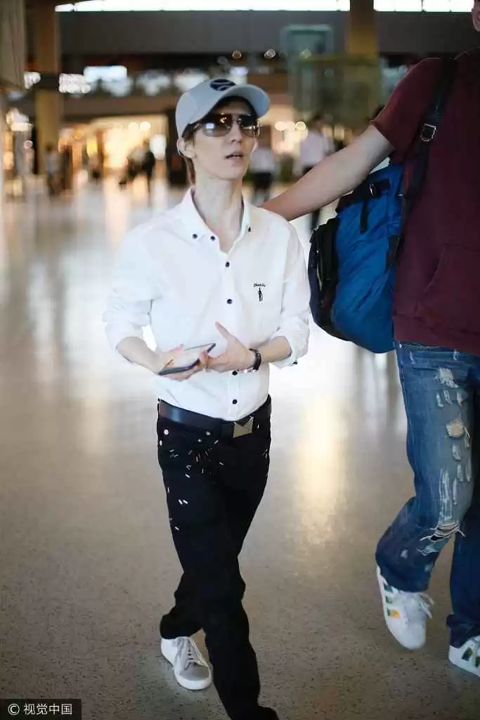 白衬衫穿搭万能指南 轻松穿出高级感不重样