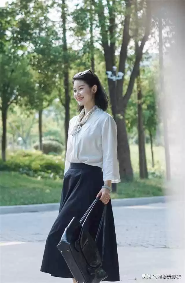 约会穿衣搭配技巧:学会这3个套路,美得真气质