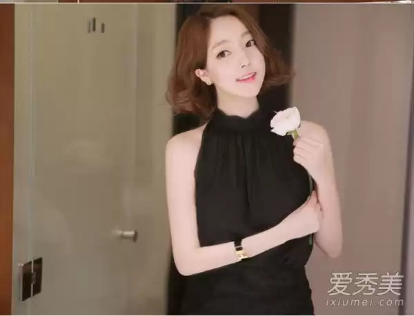 胸大女生穿衣秘籍 打造自信时尚造型