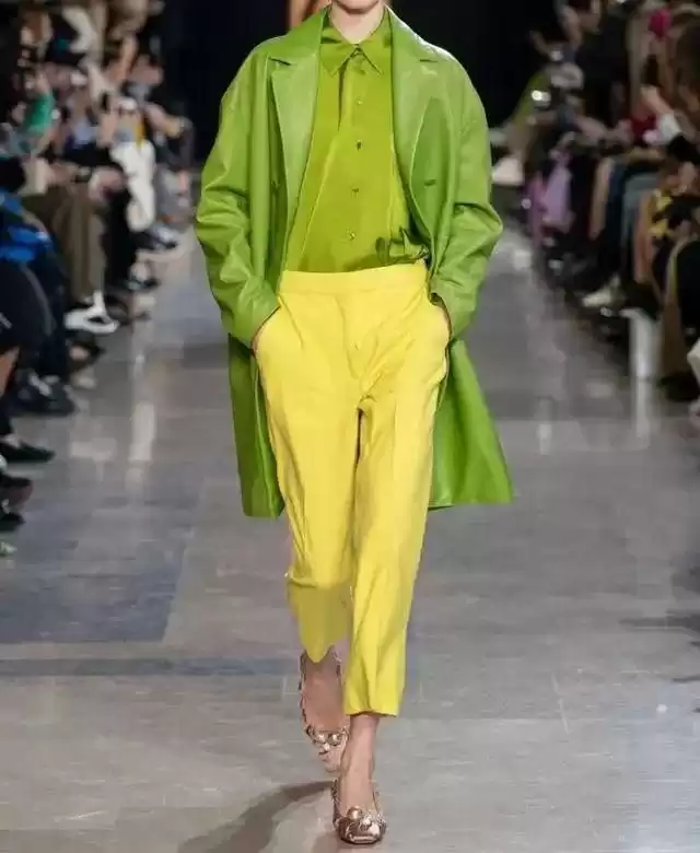 衣服颜色选对整个人都亮起来