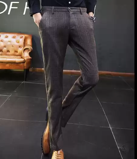 解锁灰色休闲裤的万能配色公式 穿出毫不费力的高级感