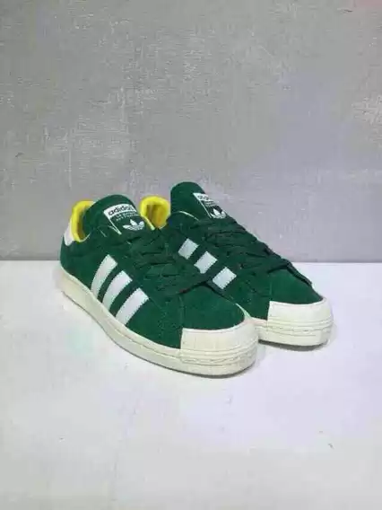 那双三道杠的鞋子 到底什么来头 那双三道杠的鞋子 到底什么来头