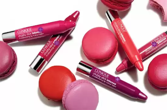 酒红色的年龄密码 懂它才能穿出高级感