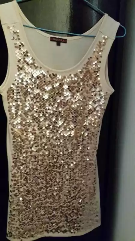 铁锈红配色全攻略 从家居到穿搭温暖一整年 铁锈红配色全攻略 从家居到穿搭温暖一整年