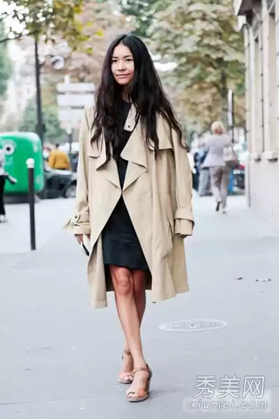 风衣里面配什么才不踩雷 这份内搭攻略让你从初秋美到明年