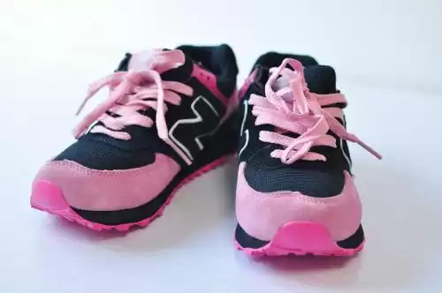 鞋侧那个醒目的N字究竟是什么来头