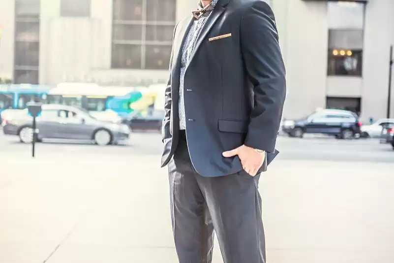 黑夹克搭配全攻略：不同裤装穿出百变风格