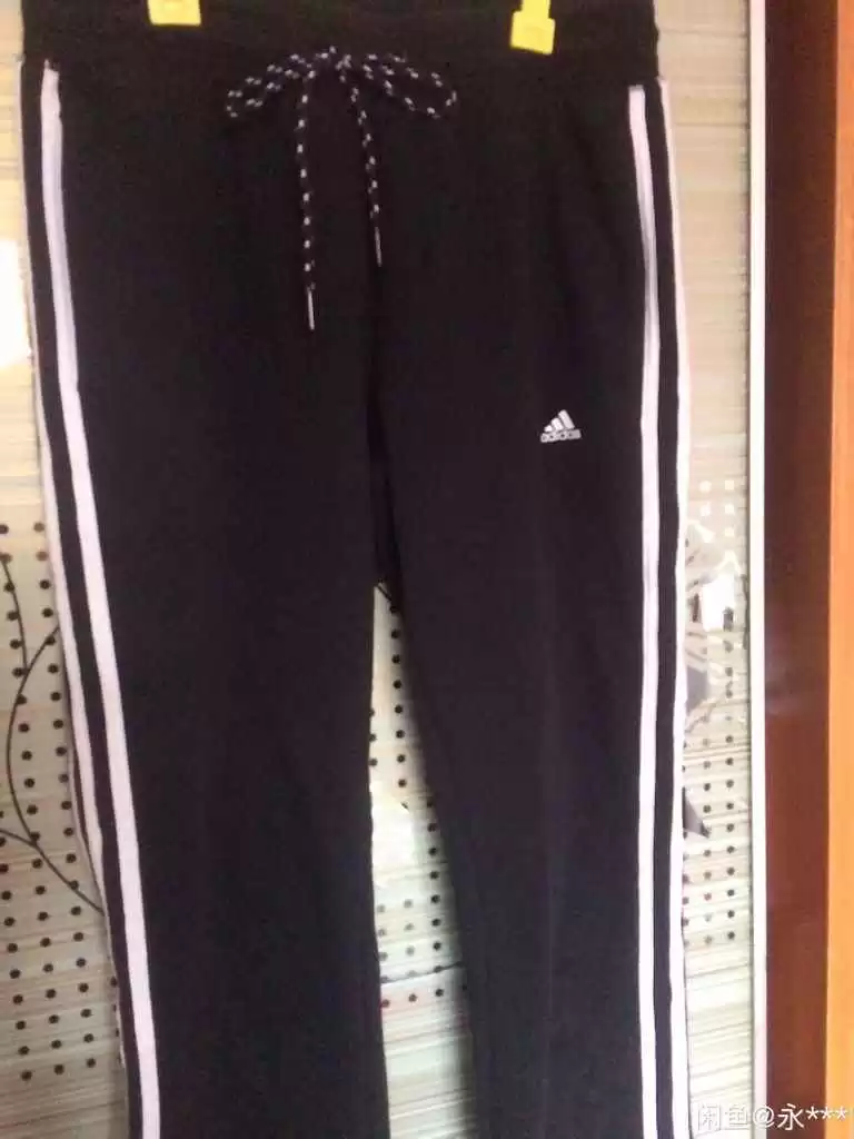 三条杠裤子究竟是啥牌子?街头潮人都在追的秘密