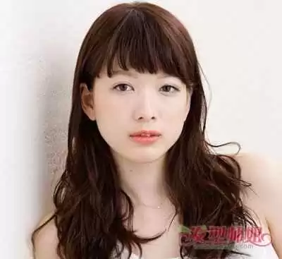 圆脸选领口,时髦又显瘦的领型指南