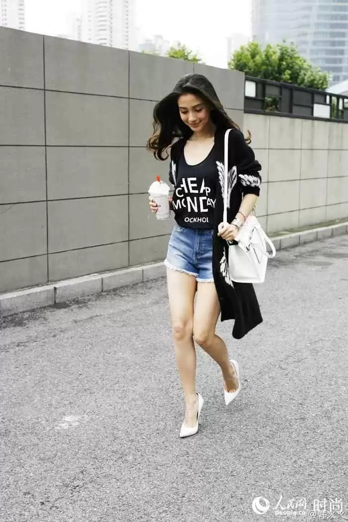 夏日牛仔短裤万能搭衣术 清爽时髦不重样