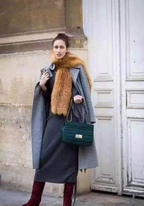 外套颜色挑选秘诀穿对颜色气质翻倍