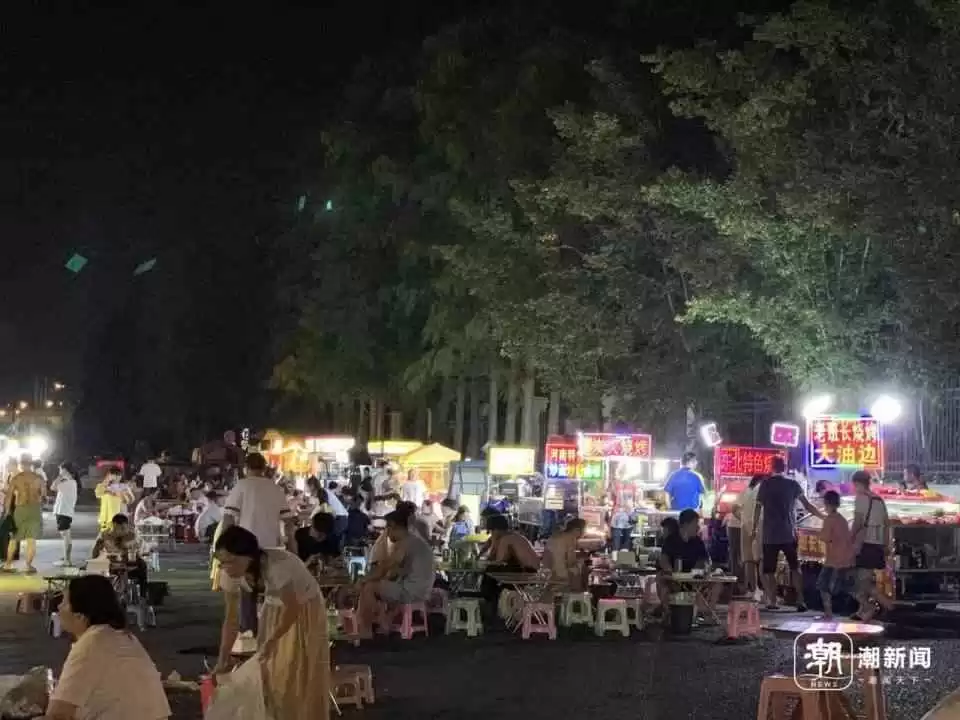 夜市摆摊选品秘籍让你从路边摊到人气王