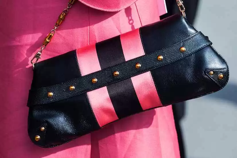 大红色搭配啥颜色最出彩看这篇就够了