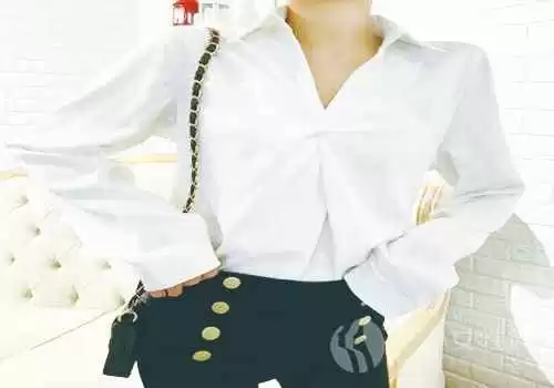 女士衬衫搭配外套指南 轻松穿出高级感