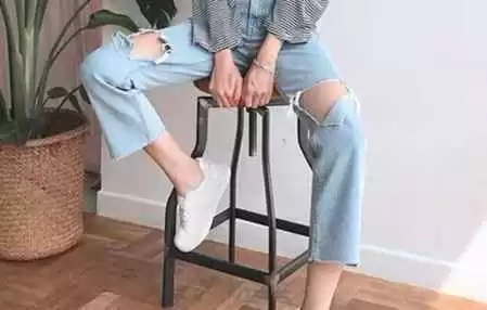 小白鞋穿搭全攻略 轻松穿出四季时尚感