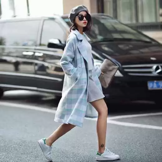 小白鞋穿搭全攻略 轻松穿出四季时尚感 小白鞋穿搭全攻略 轻松穿出四季时尚感