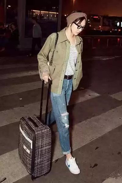 工装外套搭配裤子全攻略 穿出你的潮流态度