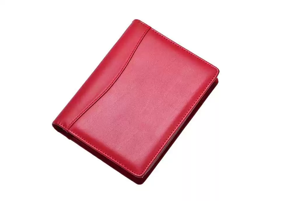 挑对钱包颜色财运大不同 你的随身财库选对色了吗 挑对钱包颜色财运大不同 你的随身财库选对色了吗