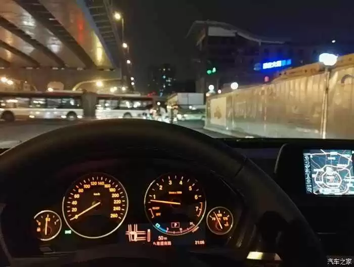 揭秘午夜蓝 深邃夜空中的优雅密码