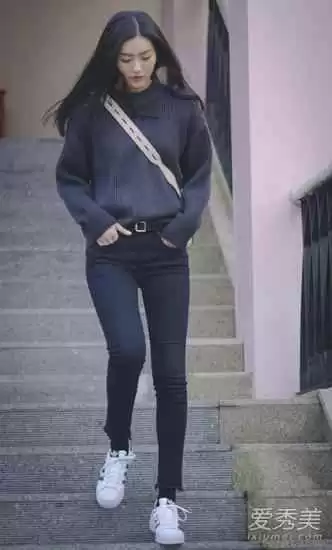 深色上衣的裤子搭配全攻略 穿出高级感就这么简单