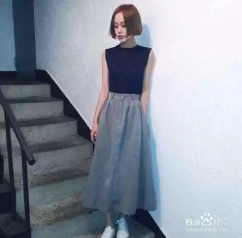 灰色半身裙上衣搭配全攻略