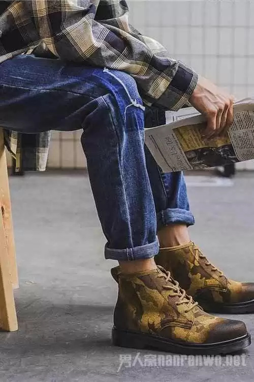 男马丁靴搭裤子全指南 穿出硬朗潮男范儿