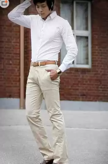 白色裤子搭上衣 这些穿法让你清爽时髦一整夏