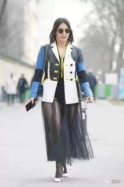 皮衣配裙子全攻略 这样穿又美又飒不出错