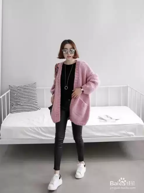 皮裤搭配上衣攻略 穿出高级感不踩雷