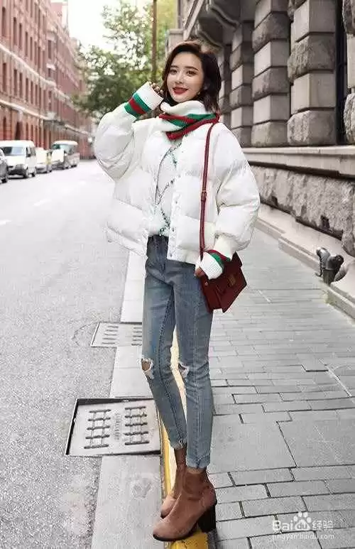 短款风衣配哪条裤子 时髦精的秋季出街指南