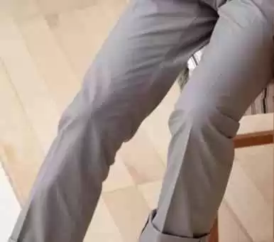 米白色裤子配色鞋款全攻略 穿出你的季节氛围感