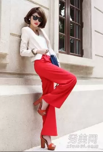 红色短袖搭配指南 穿出你的个性与时尚
