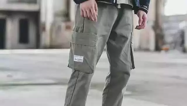 绿色裤子搭配合集 这样穿上衣时髦又显气质