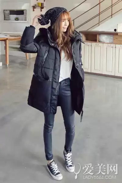 羽绒服下面配啥鞋？这3个层级搭配方案让你从保暖到时髦全拿捏