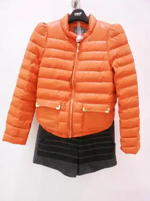 羽绒服下面配啥鞋？这3个层级搭配方案让你从保暖到时髦全拿捏