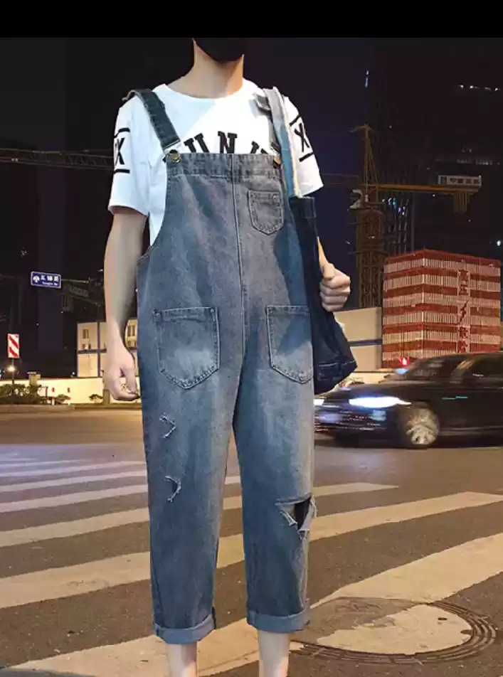 背带裤搭配鞋款秘籍 轻松穿出个性风格