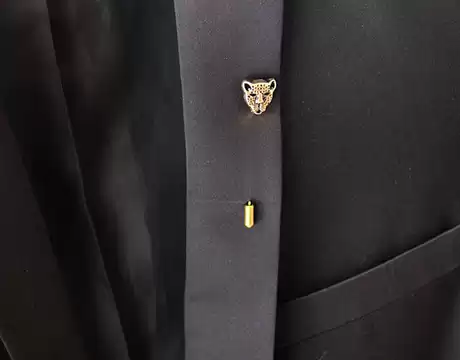 胸针搭配全攻略 让你成为点睛高手