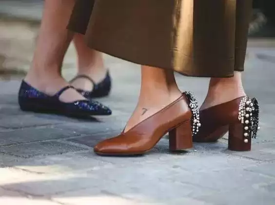 脚背高选鞋全攻略 告别挤脚疼痛找到舒适步伐