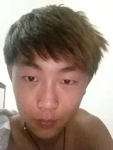 脸黑星人颜色避雷指南 穿对这些色号颜值翻倍