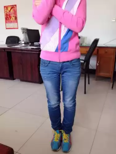 腿不直别烦恼 这几条裤子让你穿出笔直大长腿