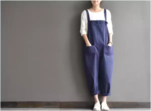 蓝色上衣的万能搭配指南 这样穿裤子准没错