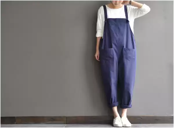 蓝色裤子搭出毫不费力的时髦，这几个配色方案让你美得不重复